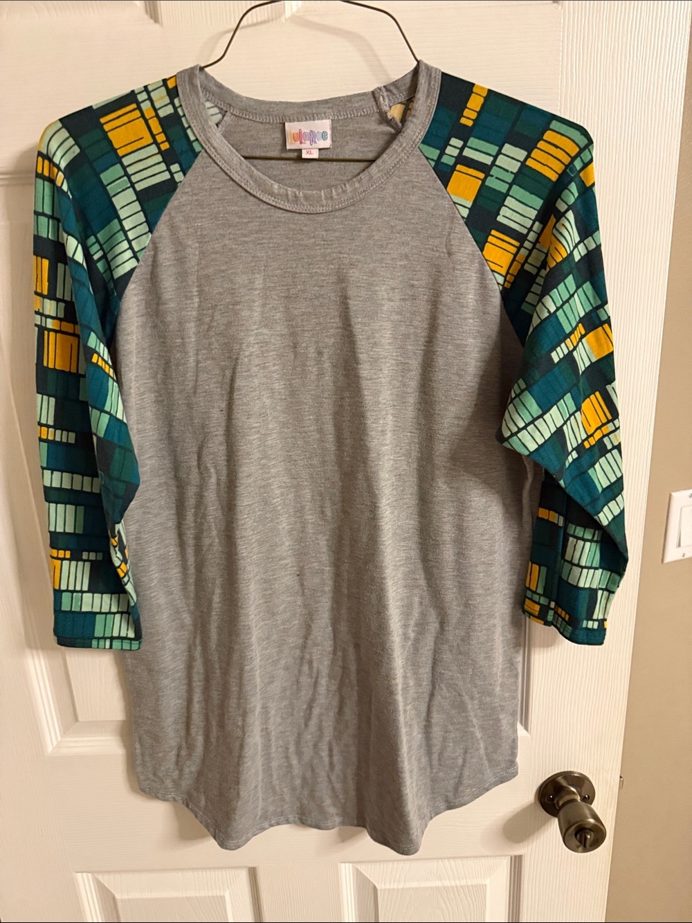 LuLaRoe Girls Grey Raglan Tee with Teal, Mint & Yellow Geometric Sleeves